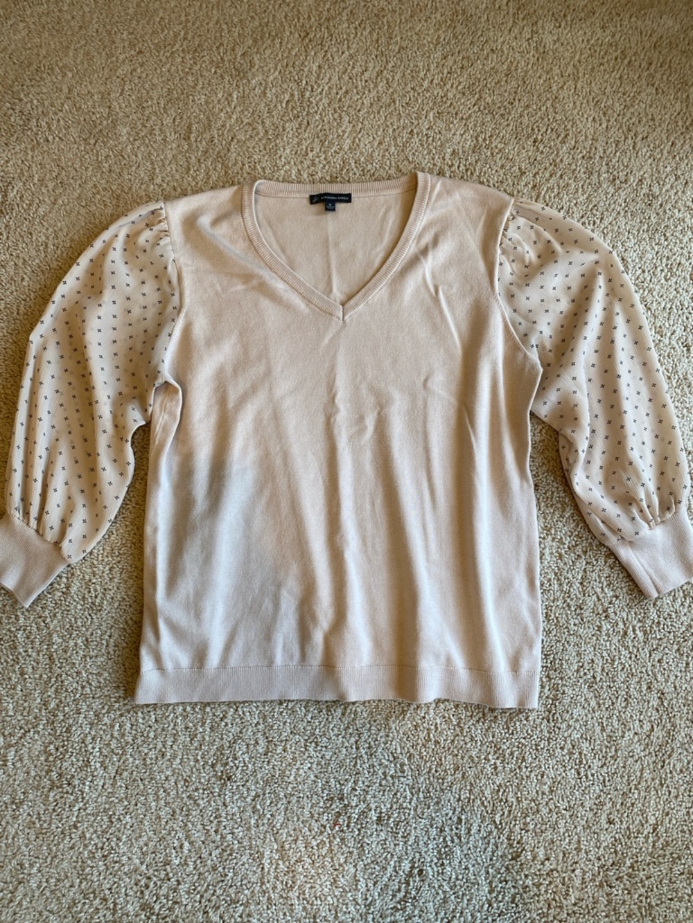 Adrianna Papell Blush Pink V-Neck Sweater with Patterned Puff Sleeves